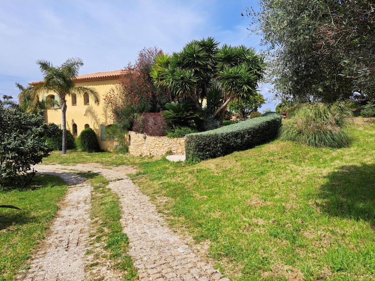 Rez De Jardin Villa Presqu'Ile De Giens Hyères Екстериор снимка