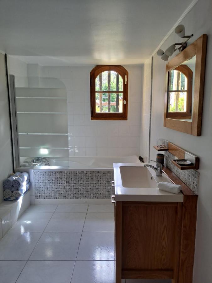Rez De Jardin Villa Presqu'Ile De Giens Hyères Екстериор снимка